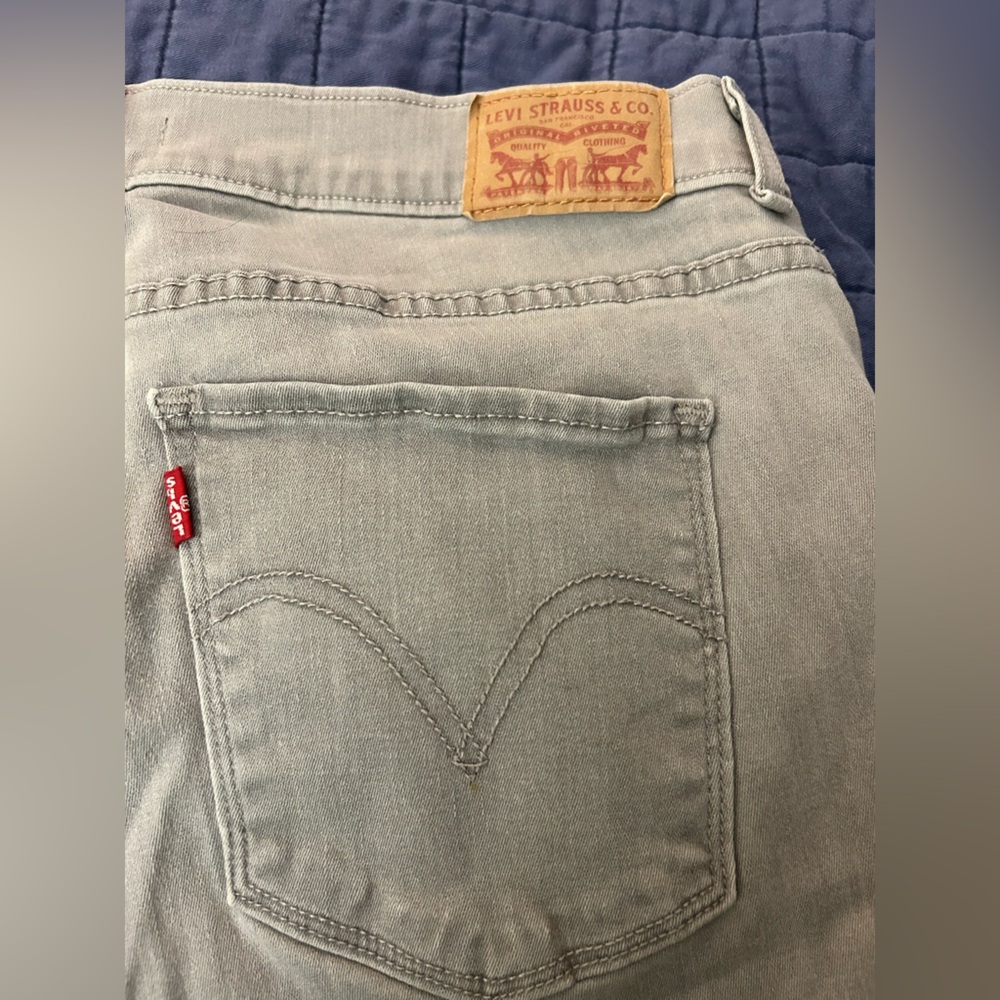Levi's Light Gray Classic Crop Jeans